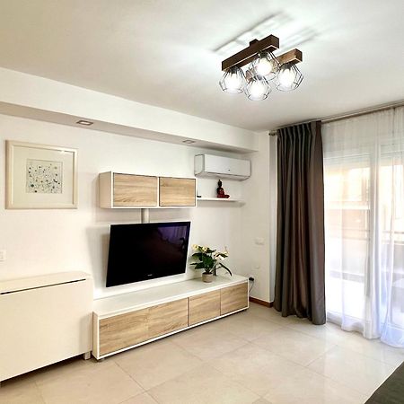 Confortable Apartamento En La Pineda Luaran gambar